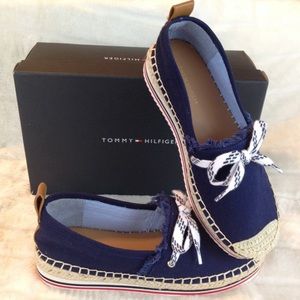 tommy hilfiger cactus slip on